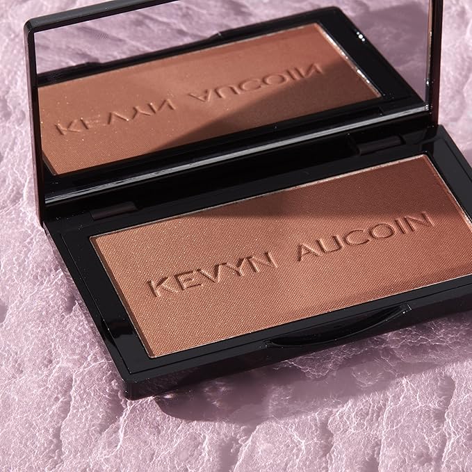 Kevyn Aucoin The Neo-Bronzer, Dusk Medium: 3 in 1 makeup palette. Highlighter, blush & bronzer in one smooth gradient makeup compact. Shimmer & matte in light, medium & deep. Sun-kissed to bronzed.-Velvo Beauty